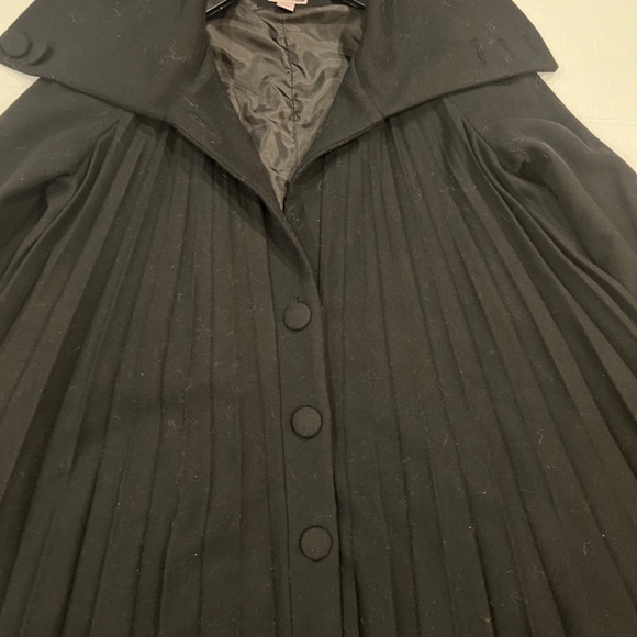 H&M PLEATED WOOL SWING COAT-- GENTLY WORN - Picture 4 of 5